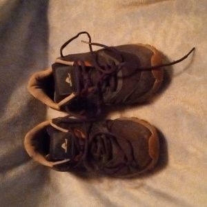 Gently used Ozark Trail man made upper leather mens size 9 1/2 navy blue